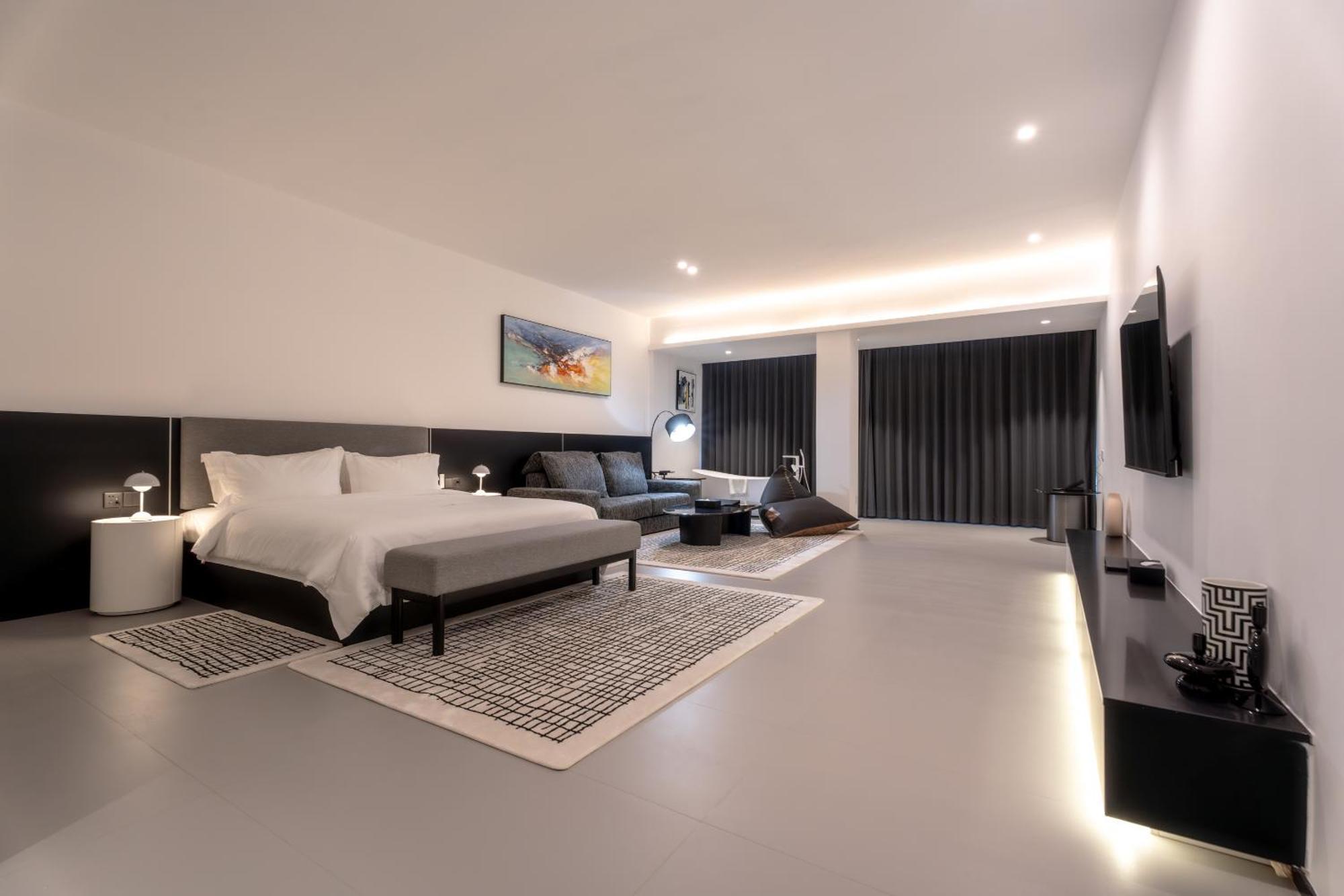 One Riviera Hotel And Residences Ban Souanmone Extérieur photo