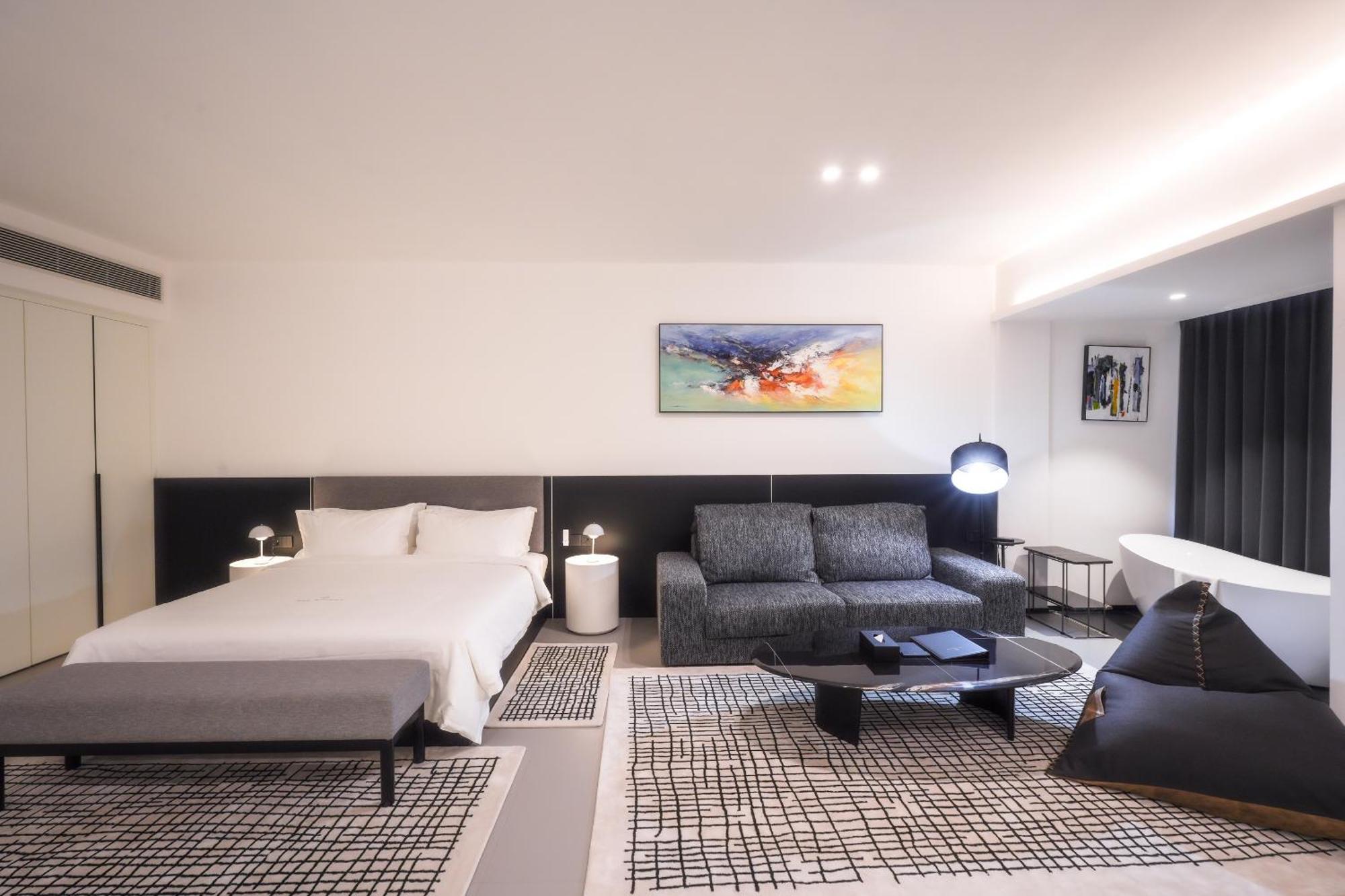 One Riviera Hotel And Residences Ban Souanmone Extérieur photo