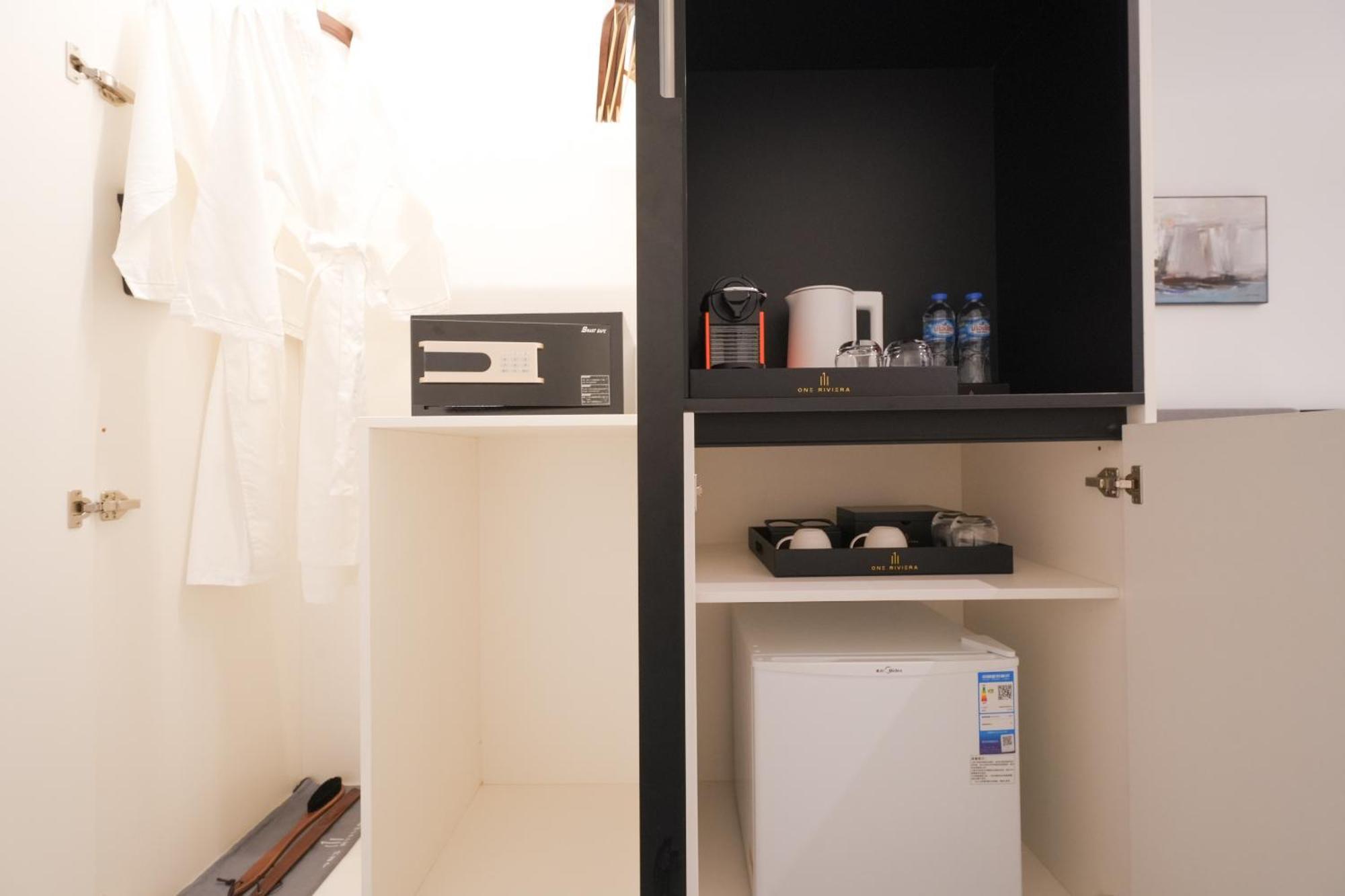 One Riviera Hotel And Residences Ban Souanmone Extérieur photo