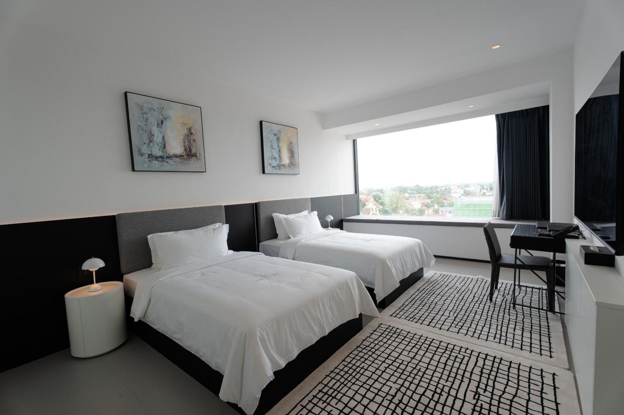 One Riviera Hotel And Residences Ban Souanmone Extérieur photo