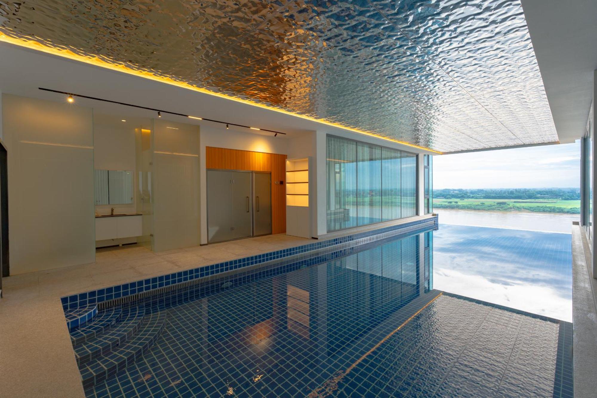 One Riviera Hotel And Residences Ban Souanmone Extérieur photo