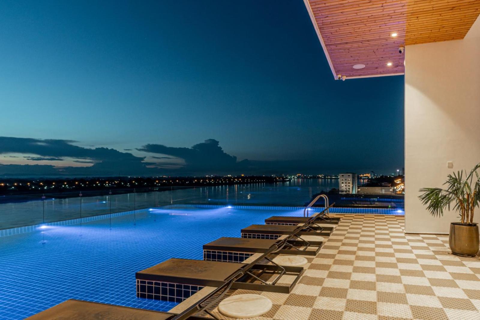 One Riviera Hotel And Residences Ban Souanmone Extérieur photo