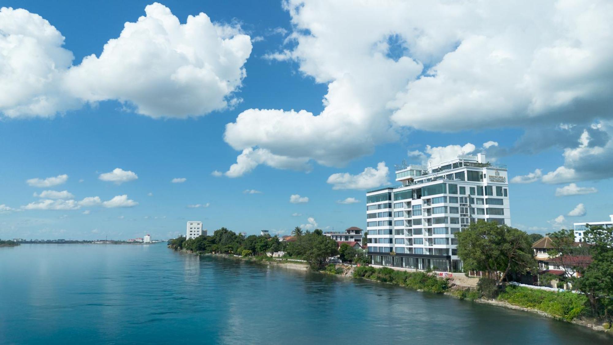 One Riviera Hotel And Residences Ban Souanmone Extérieur photo
