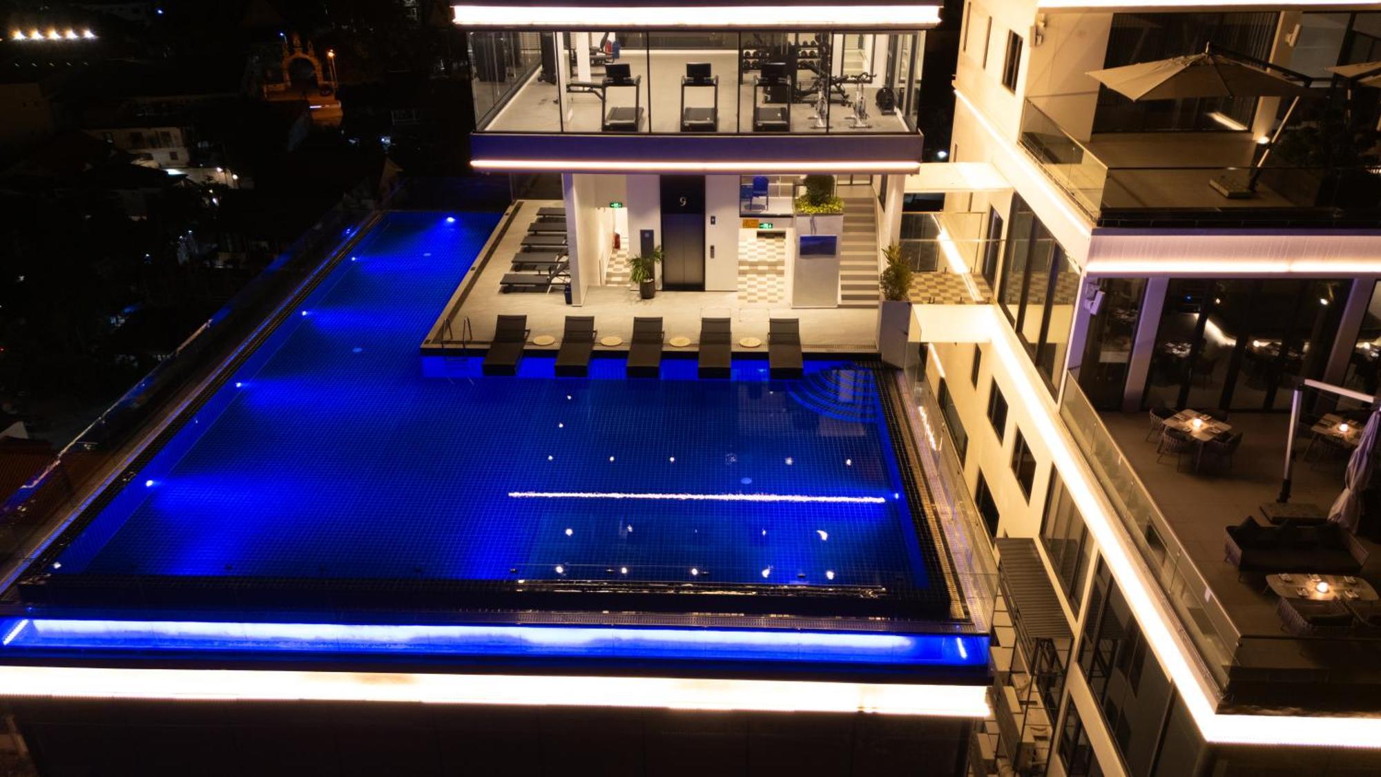 One Riviera Hotel And Residences Ban Souanmone Extérieur photo
